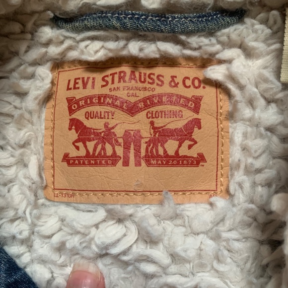 Levi Jacket - Picture 3 of 5